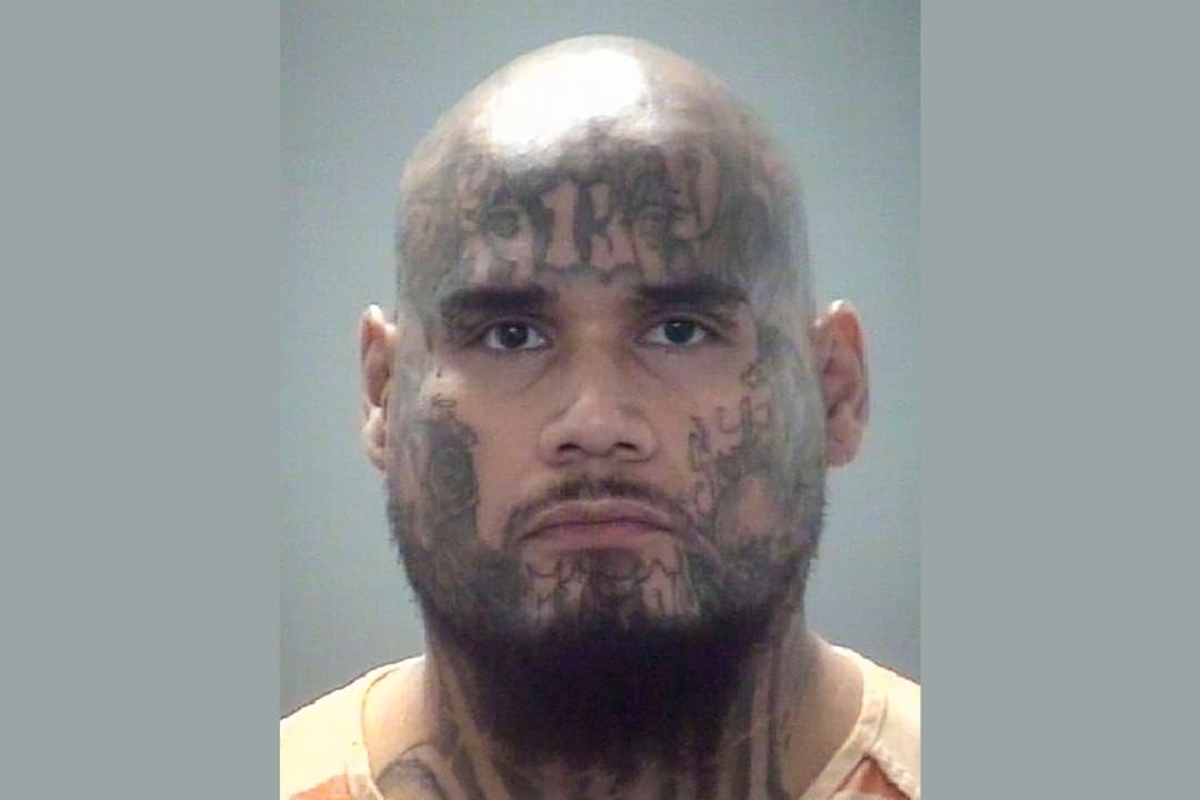 Acusan a un exmiembro de la MS-13 de asesinar y desmembrar a un repartidor de Uber Eats en Florida