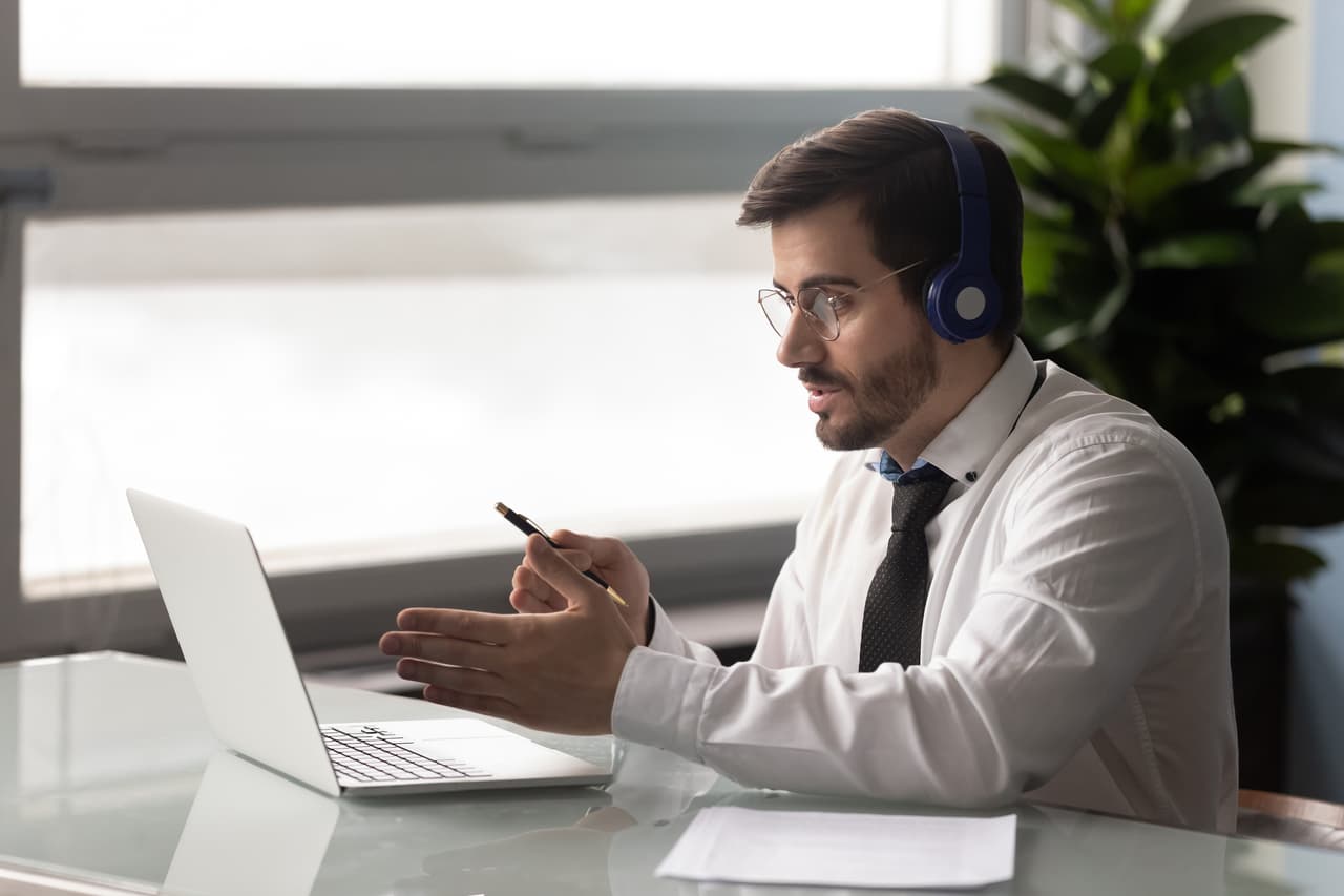 <b>3. Gerente senior de marketing de productos</b>
<br>
<br>Salario promedio: 127,202 dólares al año.
<br>
<br>Crean estrategias de marketing que aumenten la lealtad a la marca y las ventas. Lo hacen analizando las tendencias del mercado, desarrollando estrategias de precios, estableciendo objetivos y evaluando el rendimiento del producto. El 10% de estos empleados gana cerca de 162,000 dólares al año.
<br>