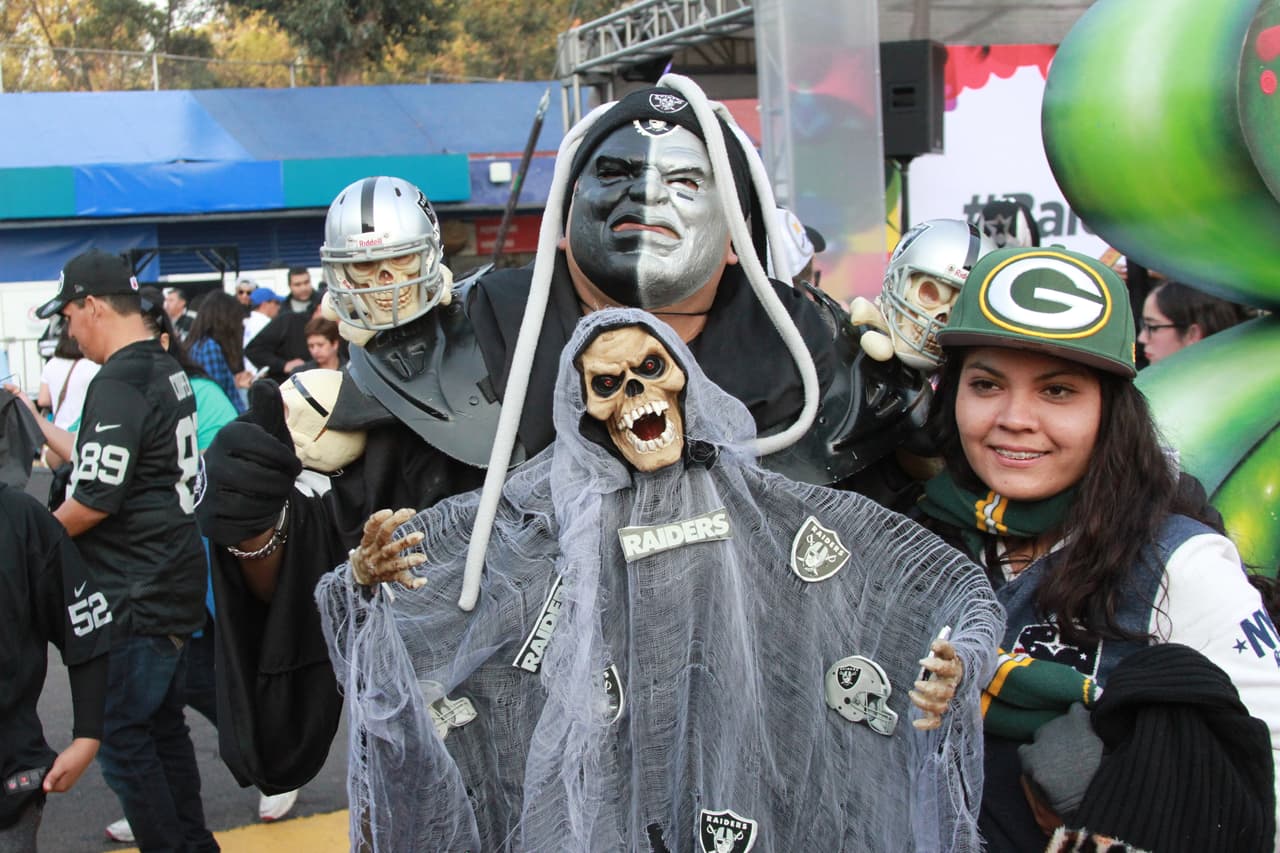 Miles de aficionados y apasionados de la NFL se dieron cita en el estadio Azteca para presenciar el duelo de Monday Night entre Raiders y Texans.