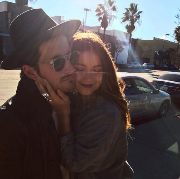 Sí, adivinaste, es el hijo del cantante Ricardo Montaner.