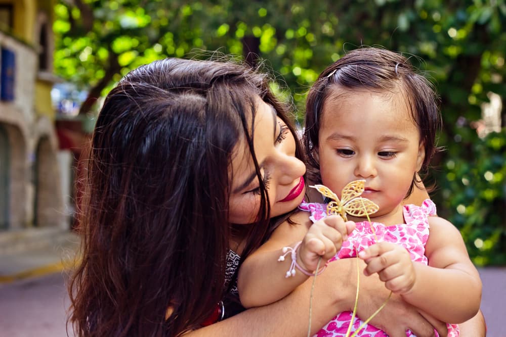 Esto te facilita mucho las cosas cuando quieres saber qué es lo que le está pasando a tus hijos. No tienes que indagar mucho para enterarte, pues tú lo presientes, lo sientes porque eres así.
