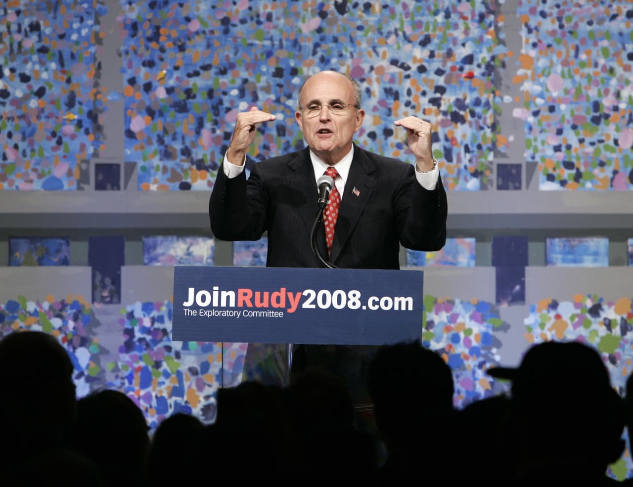 En 2007 comienza su proyecto por la nominación del partido republicano como candidato a la presidencia. En la imagen durante un evento de recolección de fondos para su campaña en Nueva York.