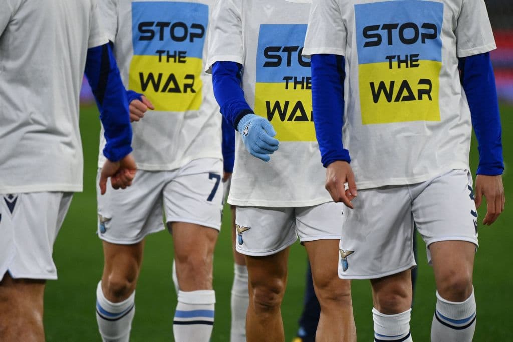 Son muchas las competiciones deportivas en las que los jugadores claman por el cese a la guerra y a la invasión rusa de Ucrania.