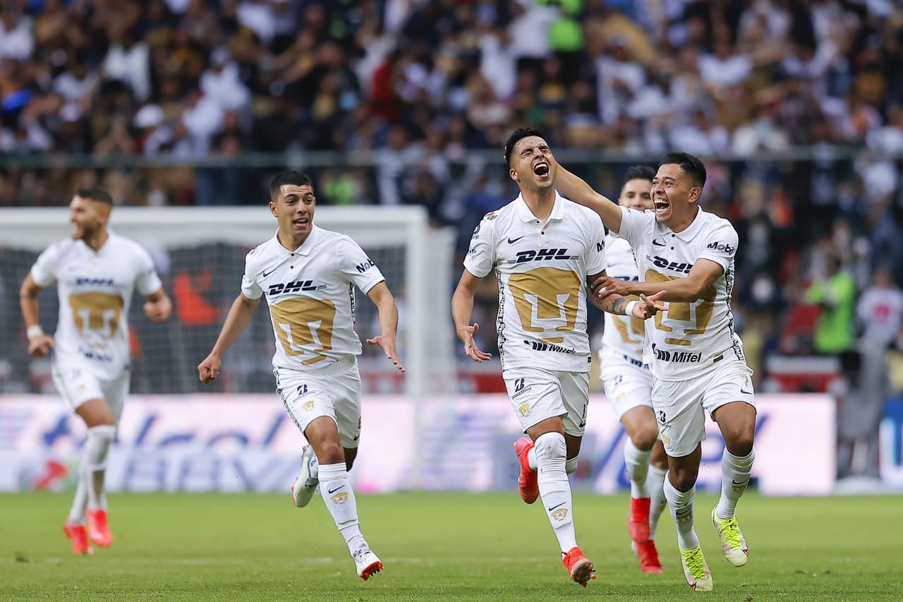 Leonel Lopez marzó un golazo de media cancha al ver al guardameta rival muy adelantado.