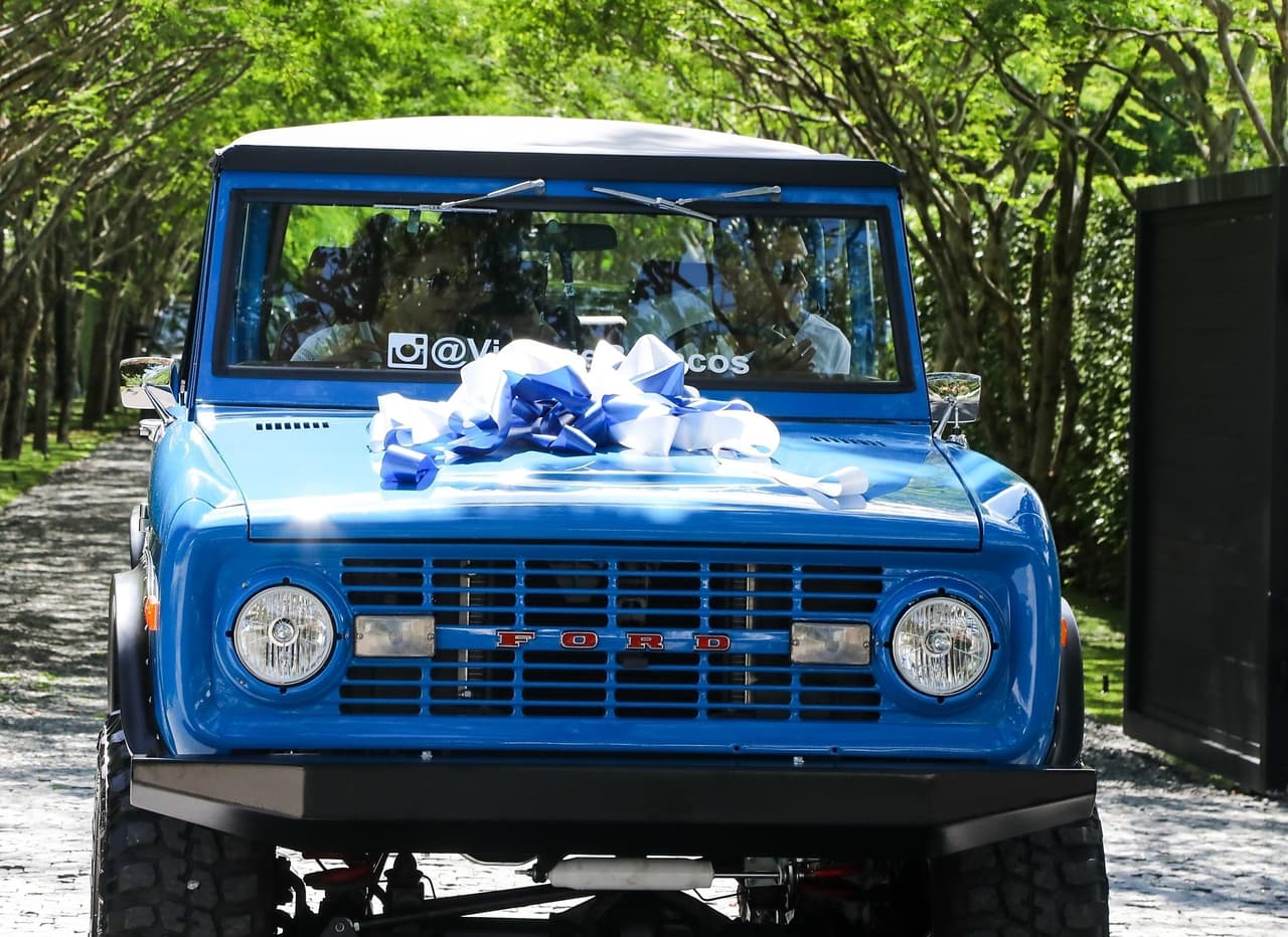 Alex Rodríguez no se aguantó y tan pronto le entregaron las llaves, quiso dar una vueltecita con su cl´asico.