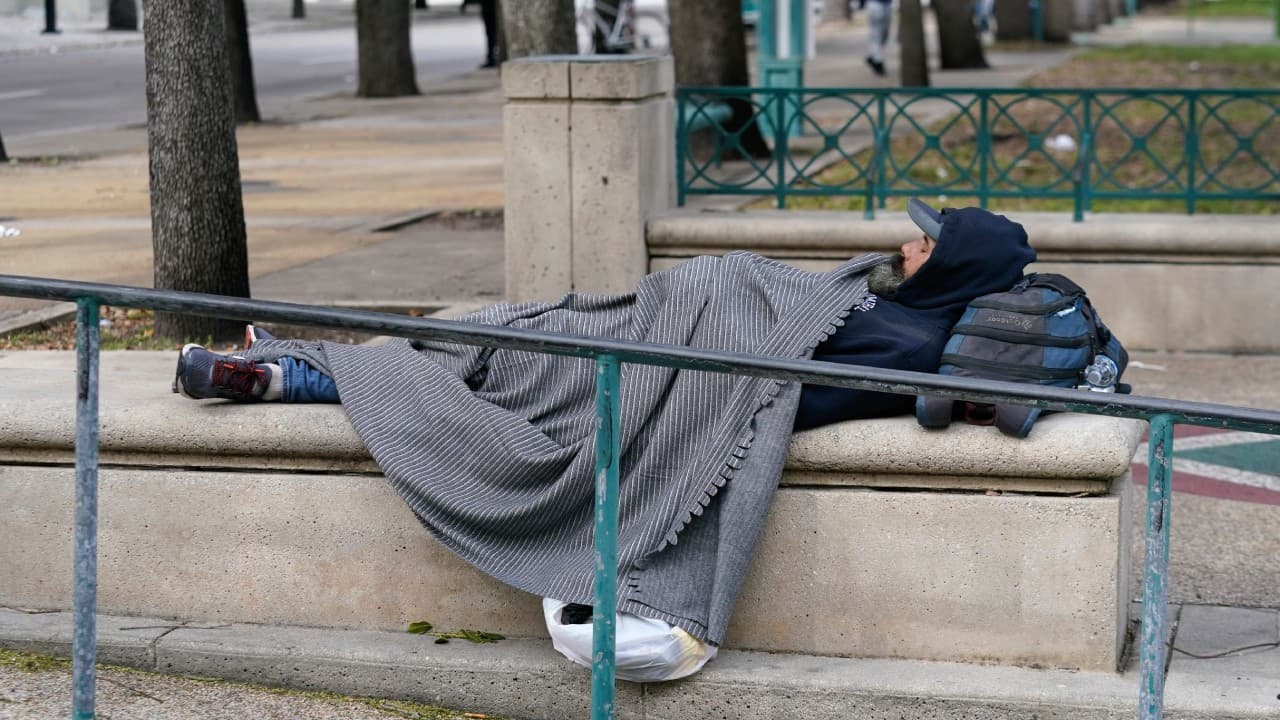 El Condado Travis abre refugios y centros de calentamiento ante el frío ártico