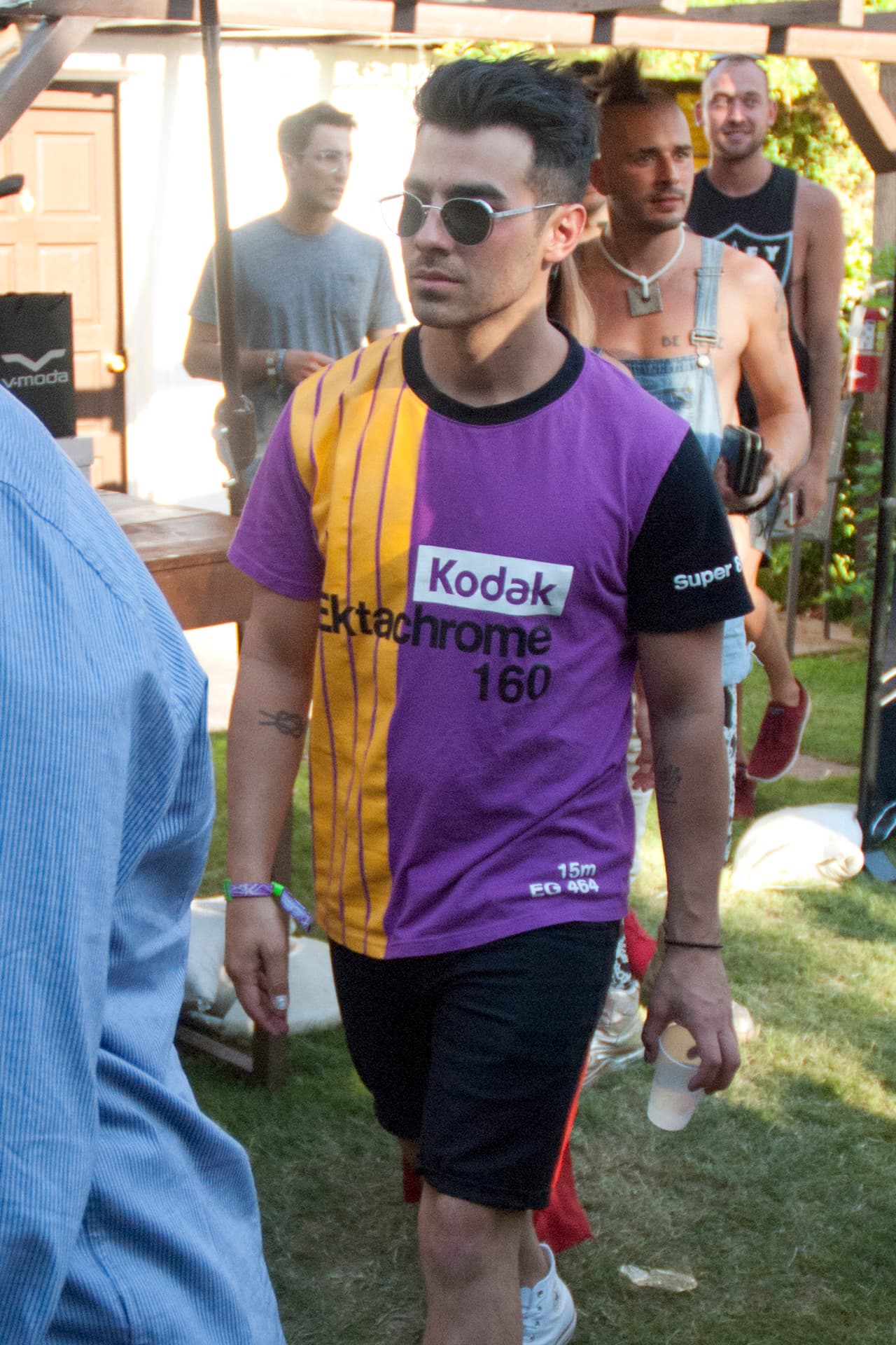 El que llegó en solitario fue Joe Jonas.