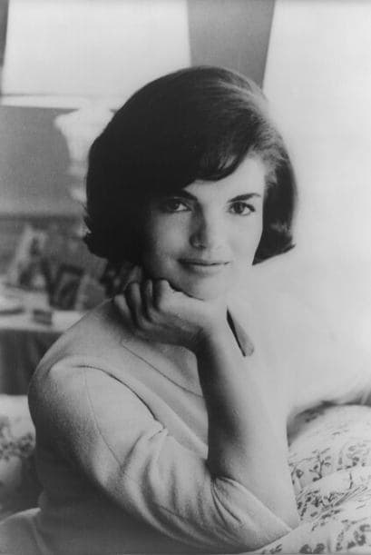 No recuerdo si algunas personas sabían de la crisis cuando Jack se fue en el viaje a dar los discursos… Solo pocas personas sabían … P.261...