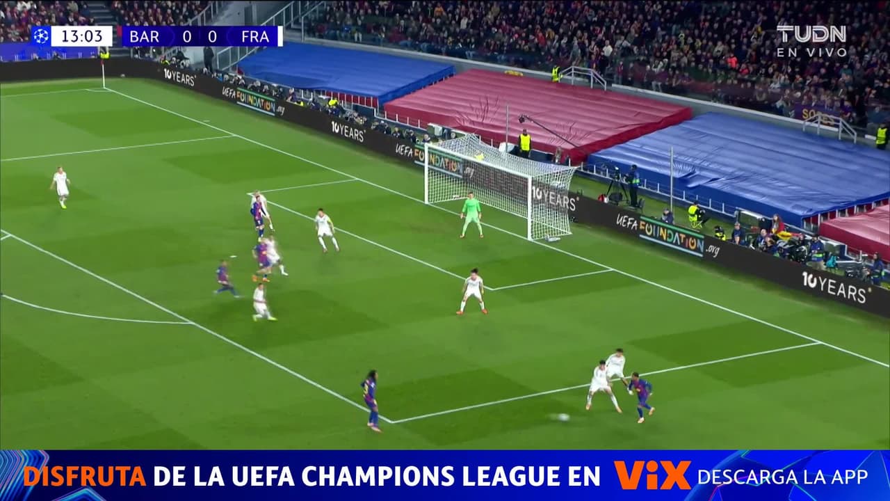 ¡Cerca el Barcelona! Gerard Martín saca un disparo peligroso que el arquero logra atajar