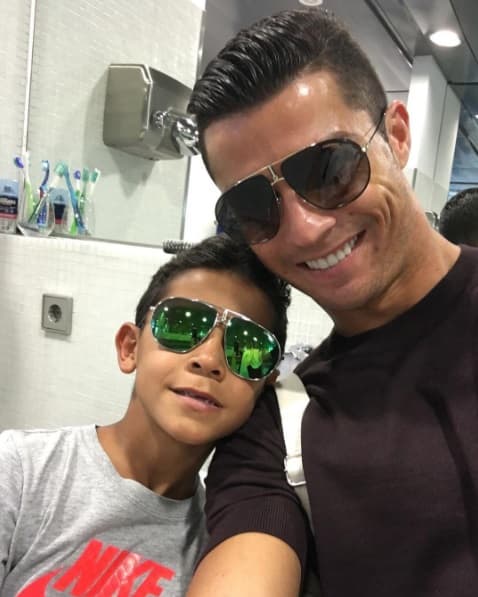 Hijo de trigre... Este apuesto pequeño es Cristiano Ronaldo Jr., el primogénito de Cristiano Ronaldo.