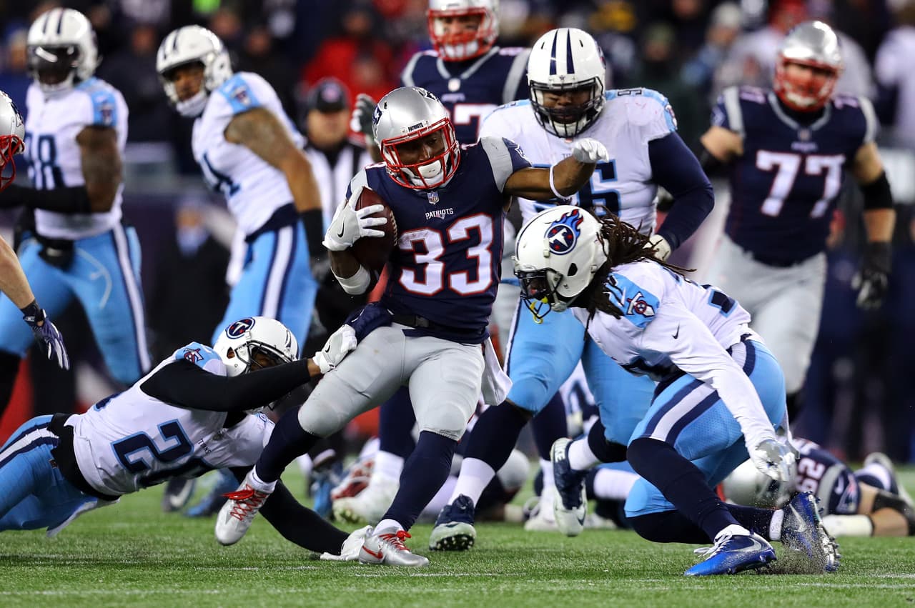 Juegazo de Dion Lewis. Por tierra sumó 62 yardas en 15 acarreos además de 9 recepciones que le dieron 79 yardas a su equipo.