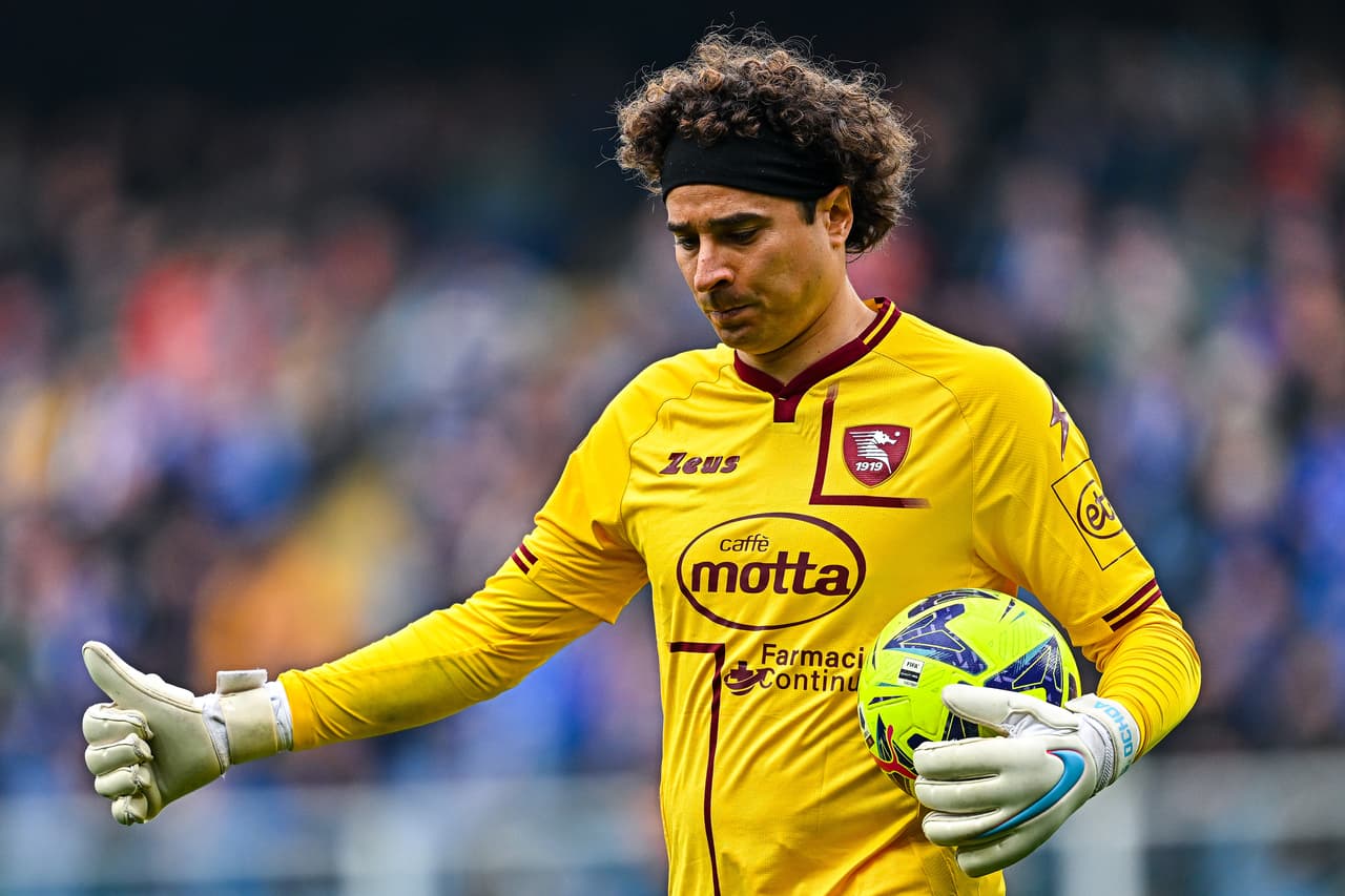 Memo Ochoa, entre los mejores 13 porteros del mundo