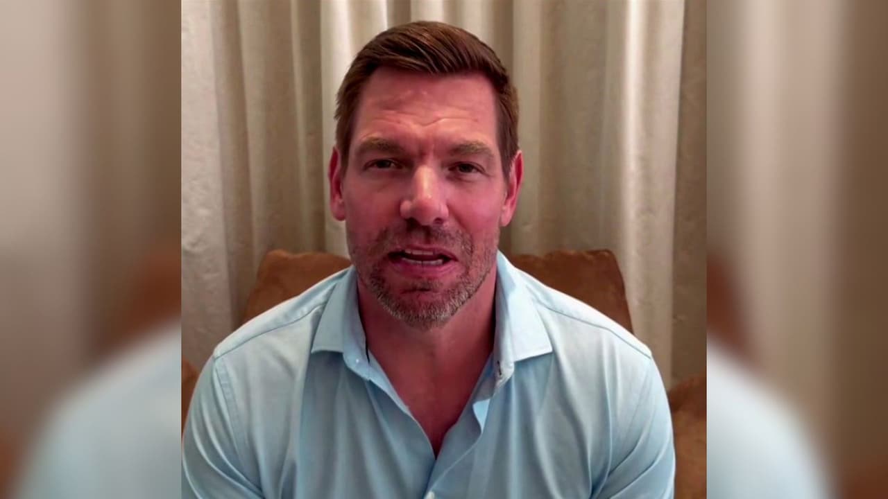 “Totalmente falso”: el representante demócrata Swalwell niega las acusaciones de agresión sexual