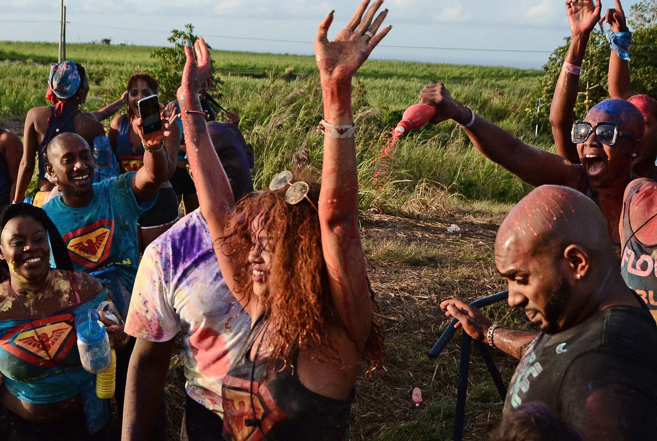 También fue captada en una guerra con pistolas de pintura.