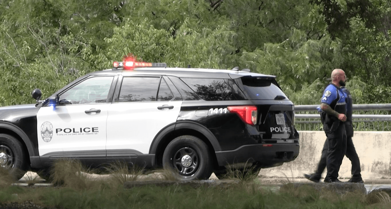 Esto pueden hacer los conductores indocumentados si los para la policía en Texas