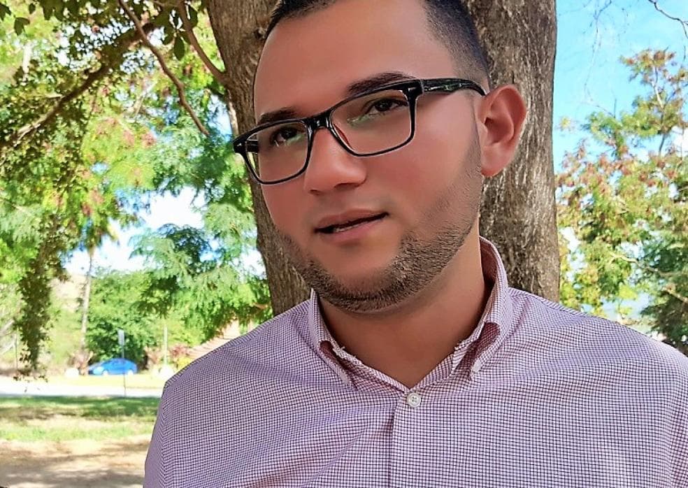 Alcalde de Peñuelas denuncia que Hacienda detiene entrega de alcohol que Destilería Serrallés donaría a los municipios