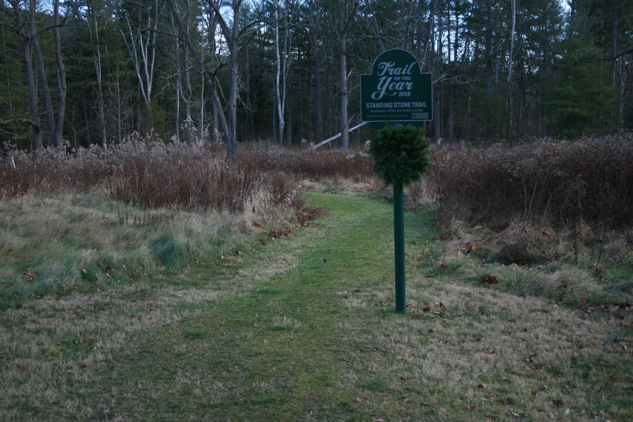El parque brinda acceso para mochileros, caminatas, ciclismo de montaña, caza y pesca en los 80,000 acres del Bosque Estatal Rothrock circundante.