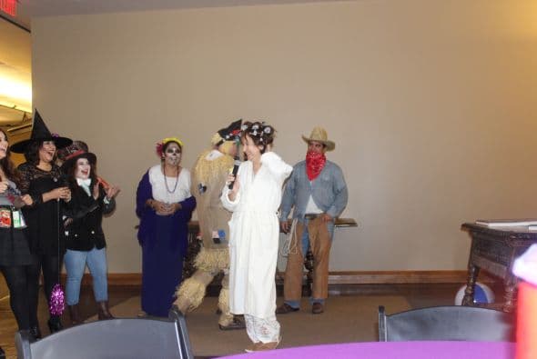 ¡Así es como Univisión Arizona celebra el Halloween!  Dulces, calaveras, disfraces y mucha diversión. 