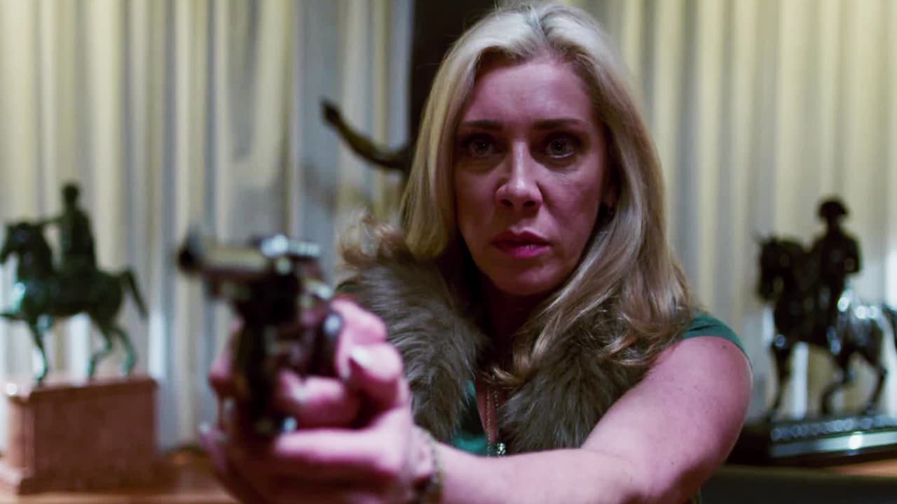 <b><a href="https://www.univision.com/temas/cynthia-klitbo" target="_blank">Cynthia Klitbo</a></b> es Dora Garza, una mujer cuya única preocupación será su familia.