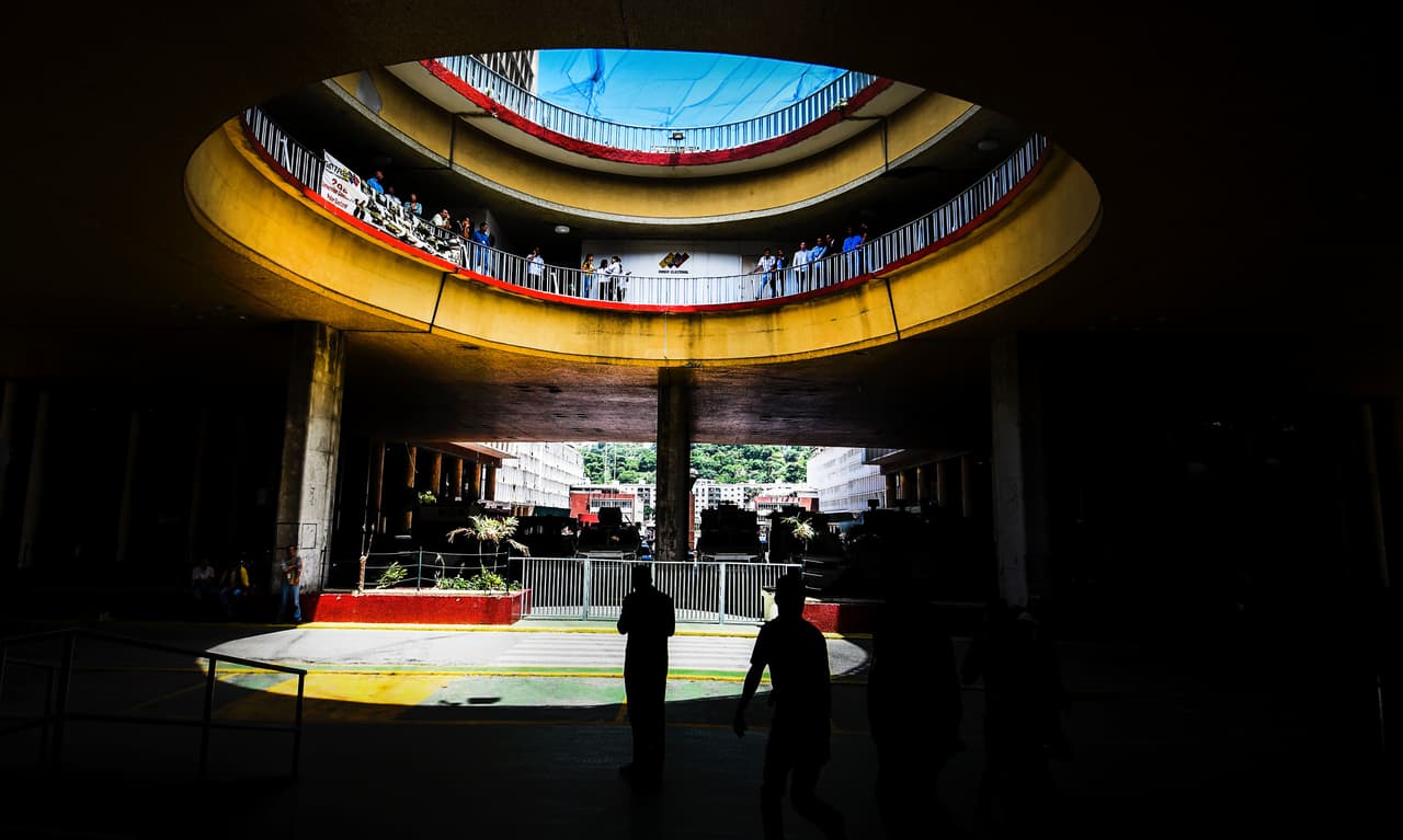 La oposición cree que el CNE está dilantado el proceso.