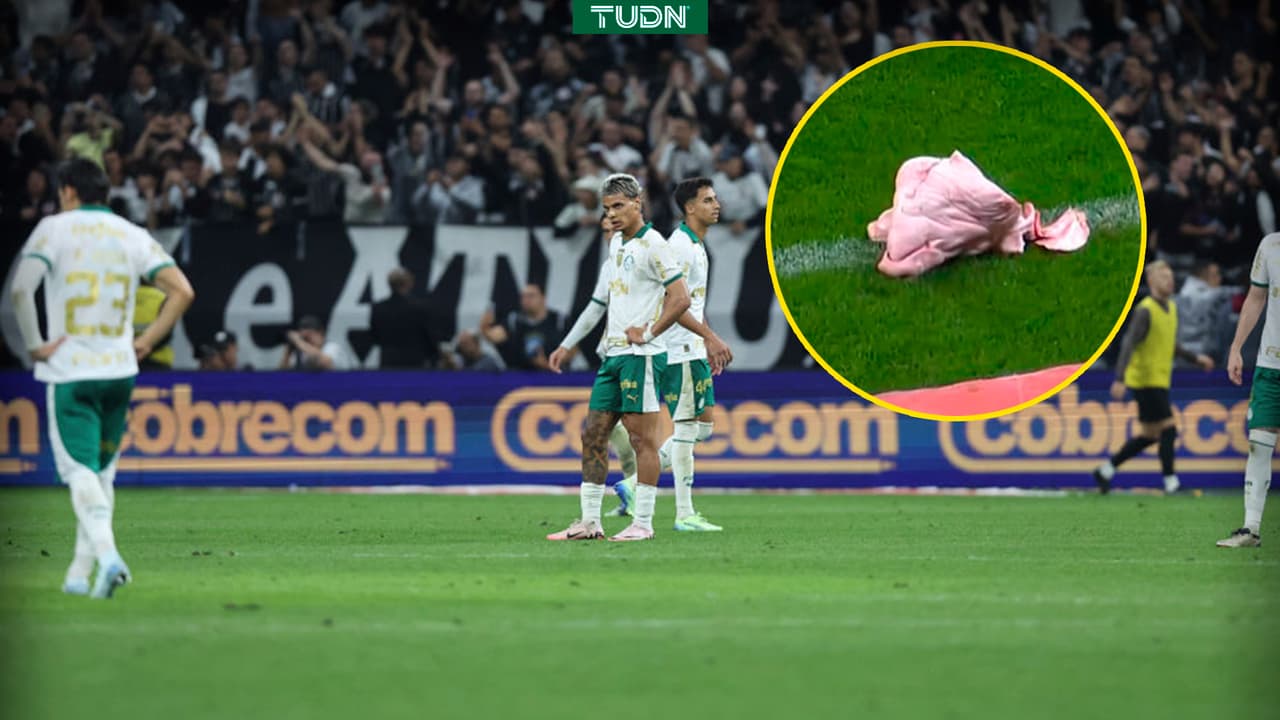 ¡De no creerse! Fans lanzan una cabeza de cerdo al campo de juego