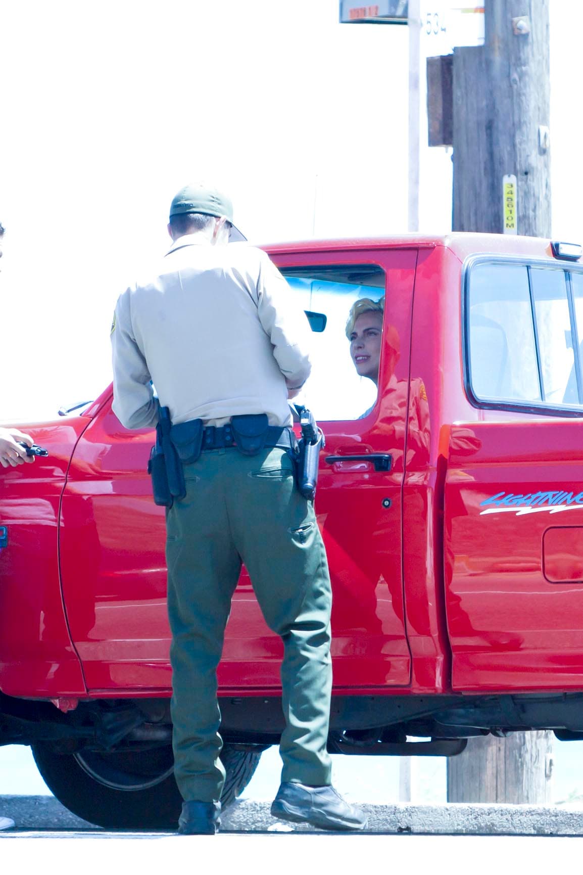 En Twitter explicó que no ha recibido las placas de su automóvil. ¡Mala suerte, Gaga!