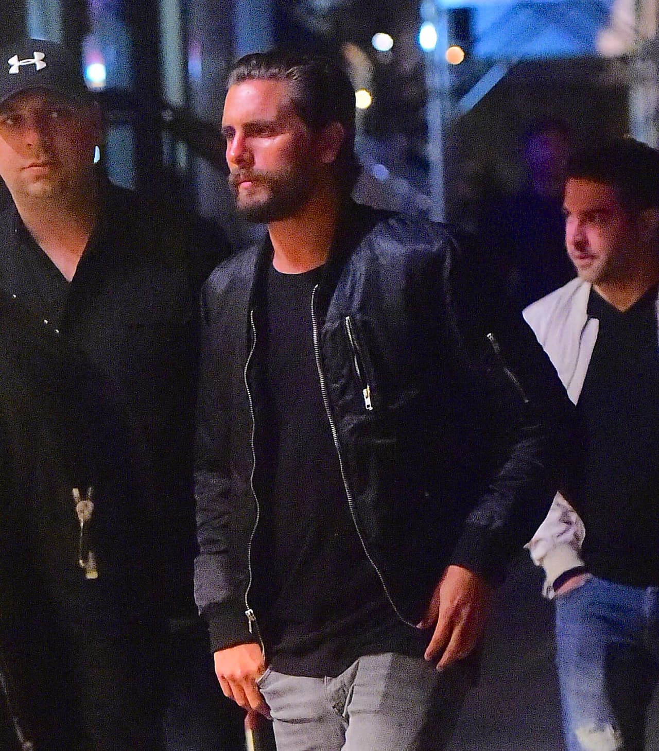 Scott se ha distanciado de las Kardashian y ahora no se quiere alejar de Megan.