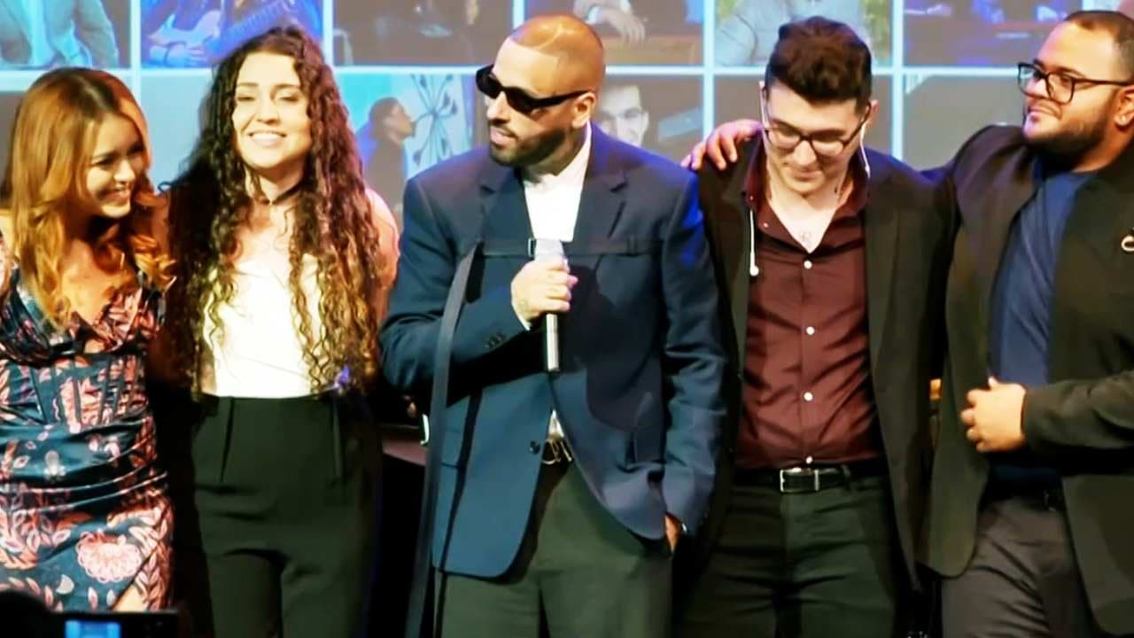 Nicky Jam revela que su papá no tenía para pagar la renta y ahora esa calle llevará su nombre