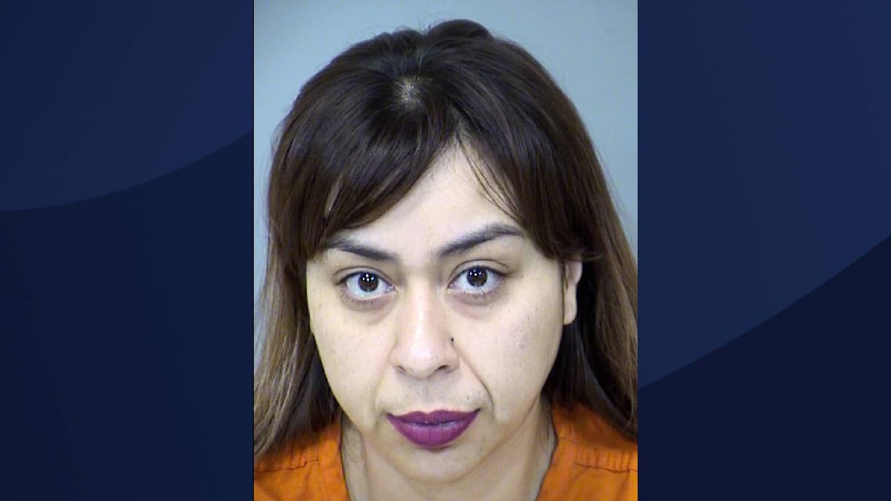 “Estoy aquí para quitarle la vida”; acusan a mujer de matar a tiros a su padre que la habría abusado cuando era niña