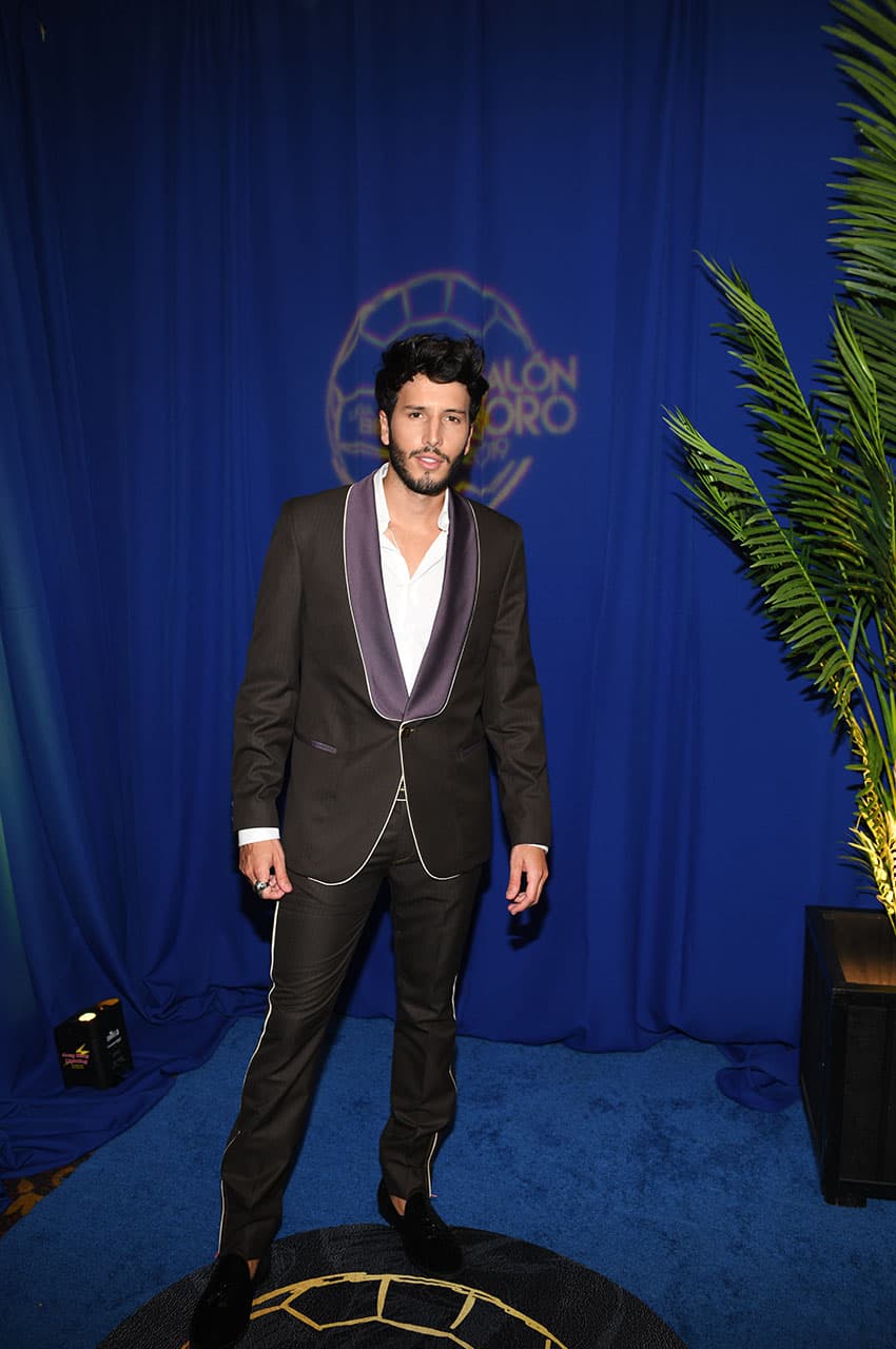 Los invitados especiales brillaron con luz propia en la alfombra azul del Balón de Oro 2019 de la Liga MX celebrado este sábado en Los Ángeles.