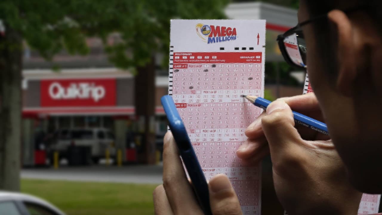 Boleto ganador de 1 millón de dólares fue vendido en un QT de Arizona