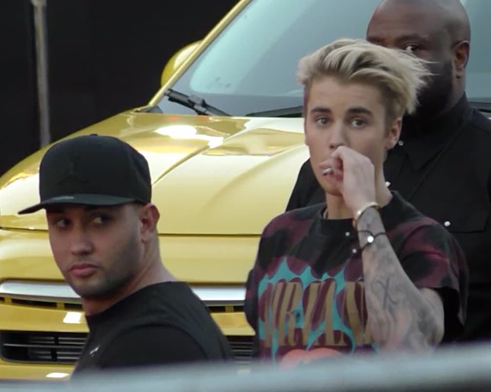 Justin, quien ha decidido tomar un descanso de la música para solucionar sus problemas emocionales, tachó a su seguidor de inmaduro por tener una cuenta sólo para molestar a Hailey.