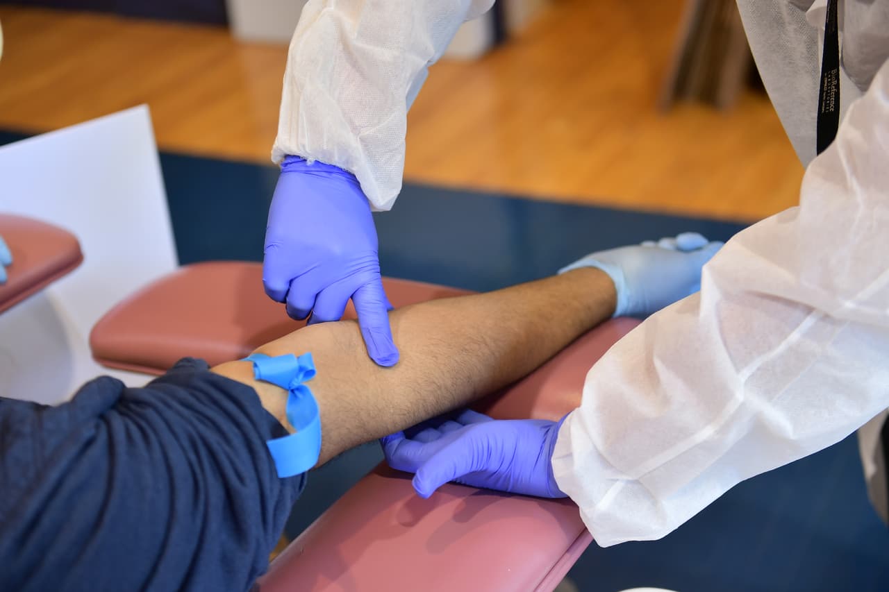 Funcionarios de salud anuncian 625 nuevos casos de coronavirus y 78 muertes en Illinois