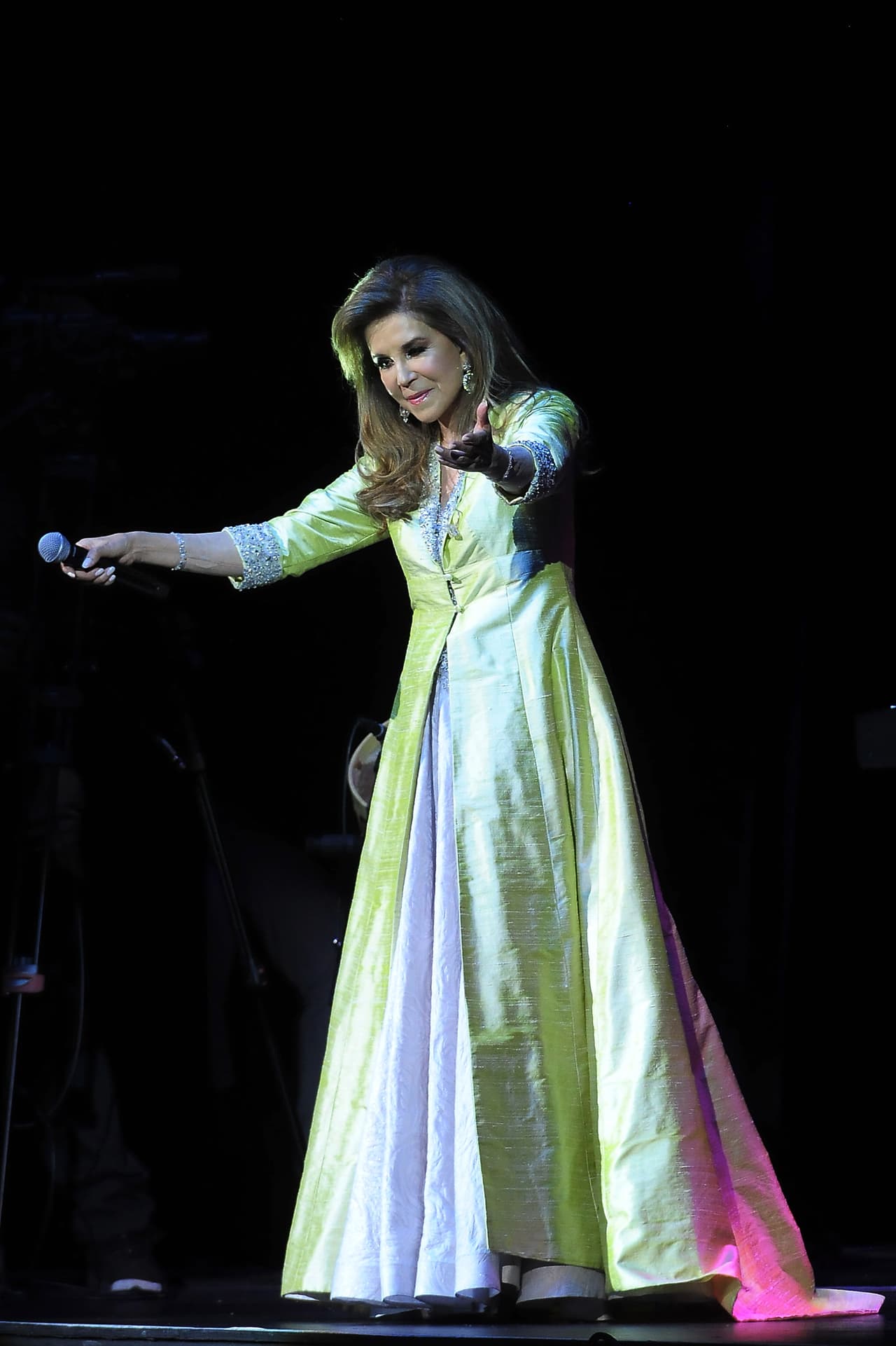 Además, platicó que se siente tranquila, porque cumplió como hija "en todo". "Eso me da una gran alegría y satisfacción".
<br>