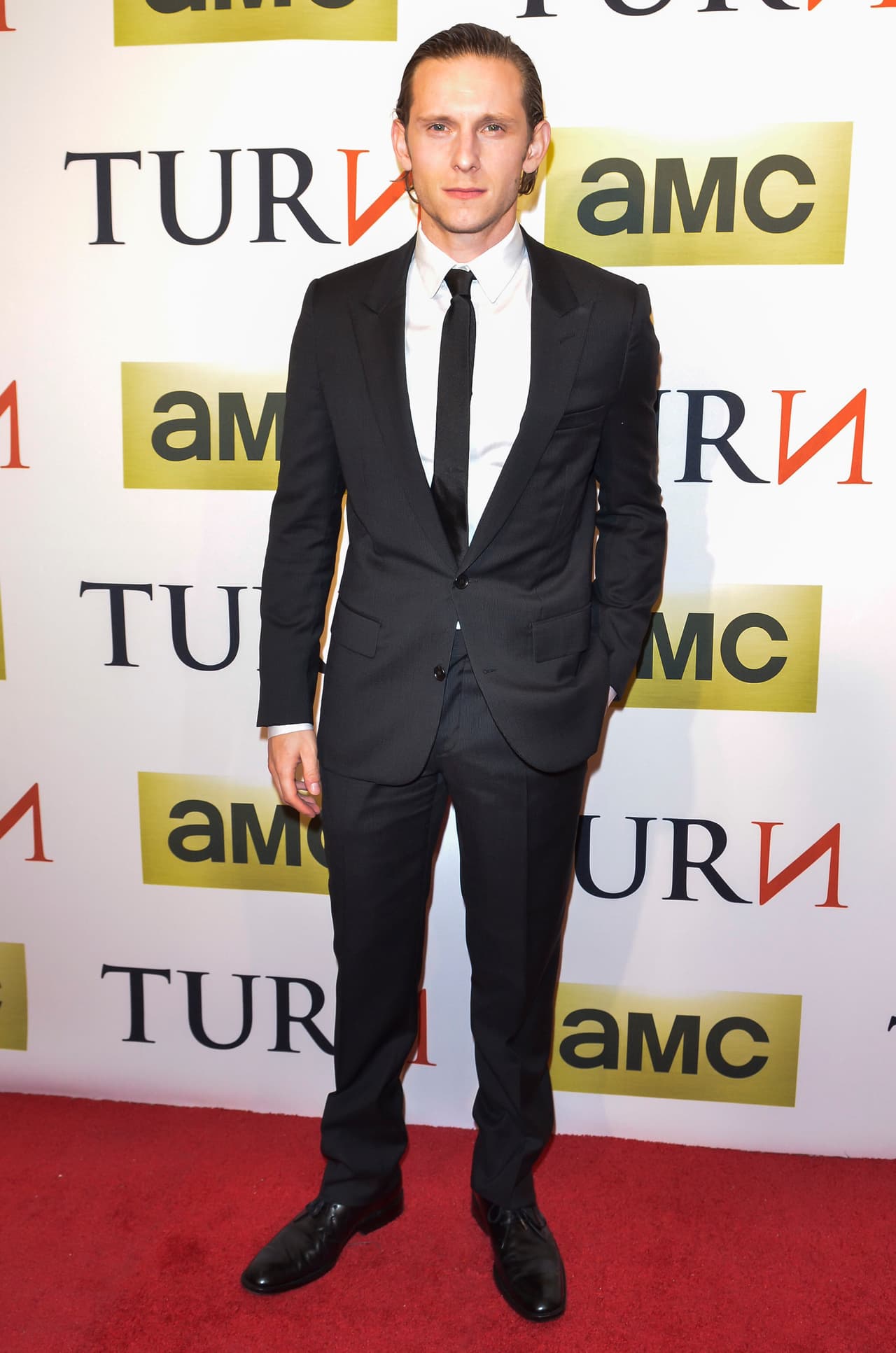 No importa a donde vaya, Jamie Bell siempre llega con fuerza y transmite su gran energía.