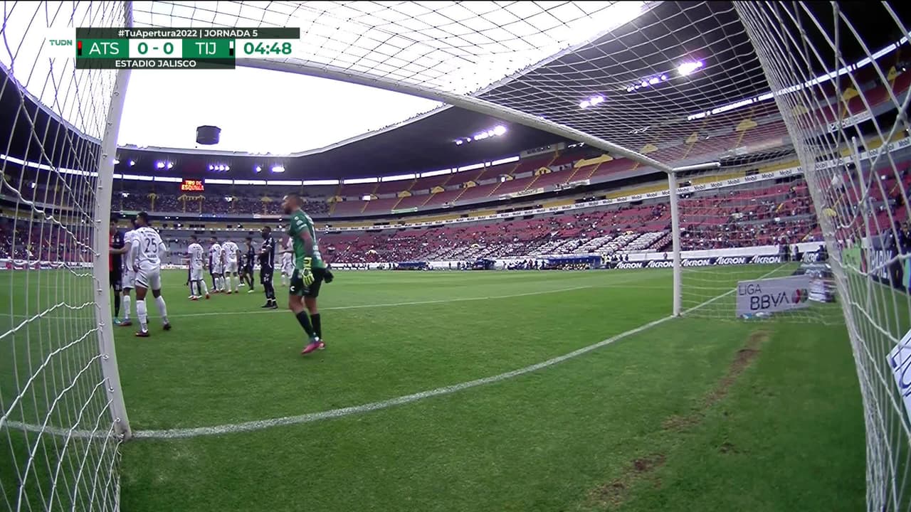 ¡GOL!  anota para Atlas. Hugo Nervo