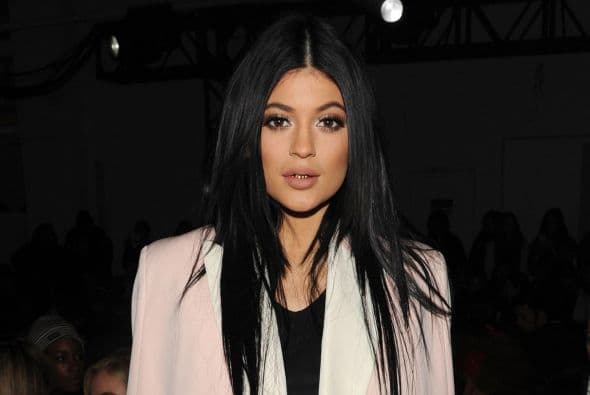 Kylie aseguró a la revista que esto es un acuerdo mutuo: él no interviene en su carrera ni ella en la de él. "Cuando él tiene sus eventos, yo no voy. De este modo, él puede hacer lo suyo en total libertad. Y conmigo es lo mismo", aclarando que cuando están juntos en eventos es por gusto, no por obligación o negocio.