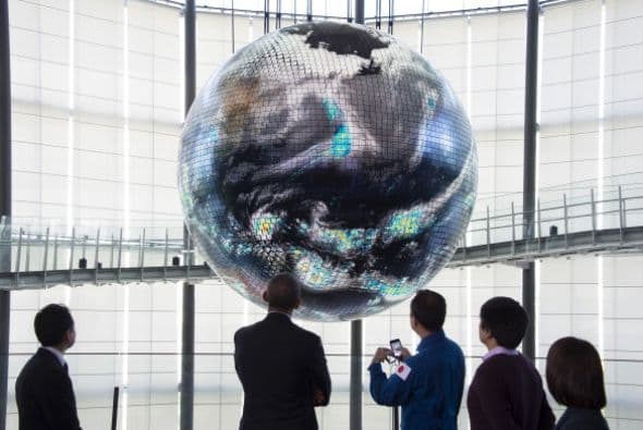 Obama fue al Museo de Ciencia Emergente e Innovación.