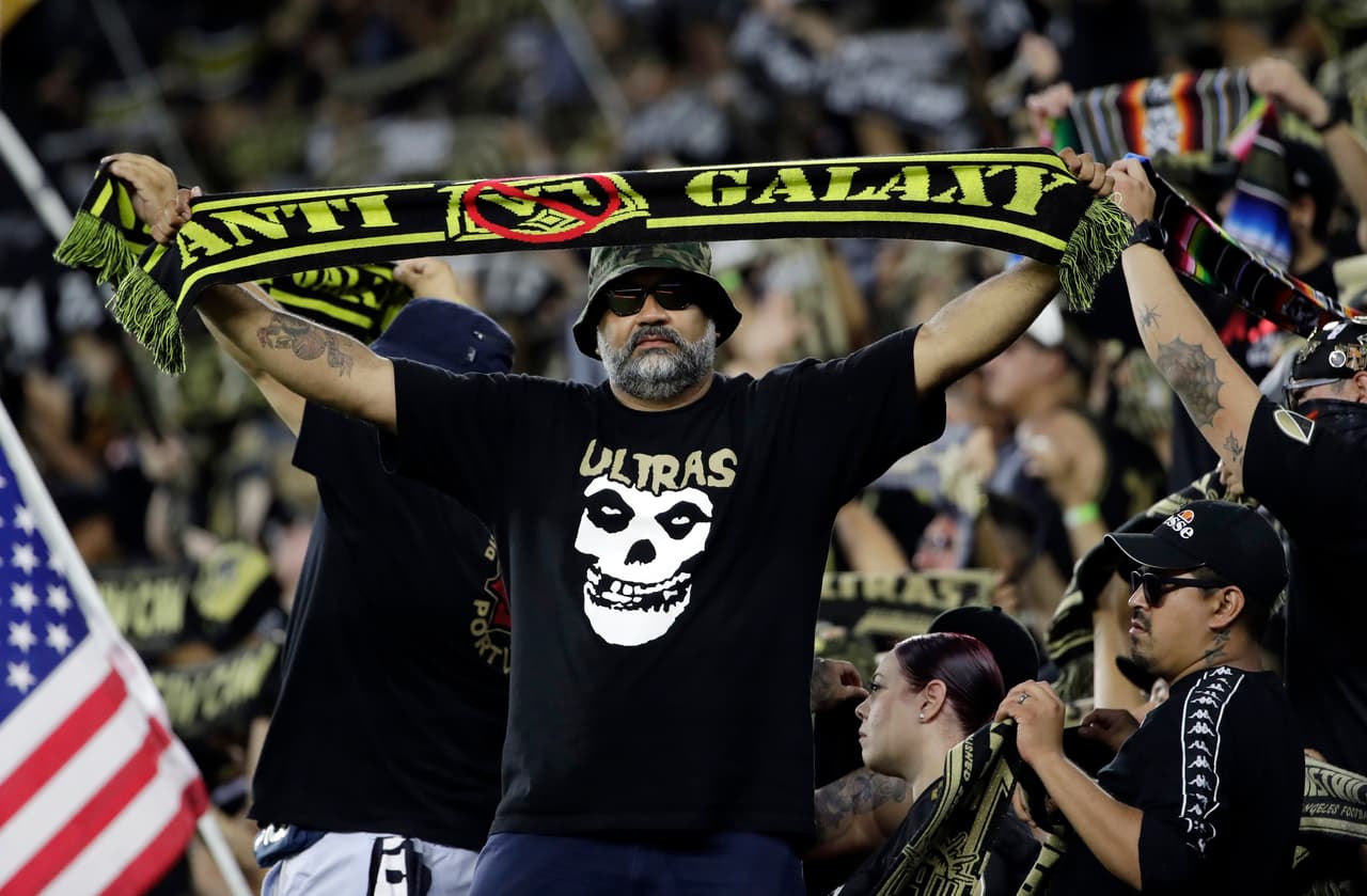 <b>El Tráfico</b>
<br>También se le conoce como el Clásico de 'El Tráfico' debido a la gran cantidad vehicular que existe en esta ciudaad en el sur de Estados Unidos. Ya se ha gestado una gran rivalidad en este enfrentamiento.