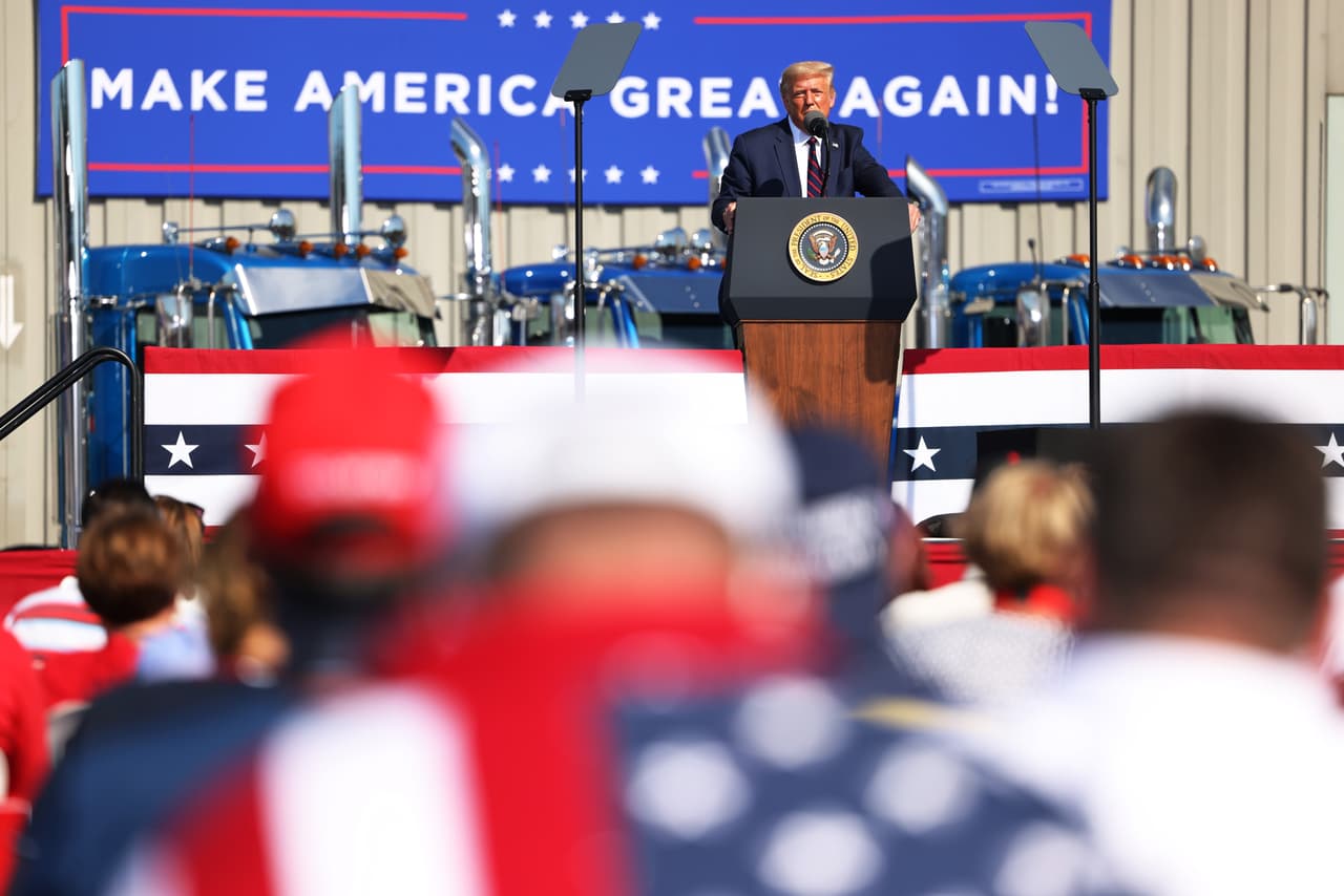 El presidente estadounidense Donald J. Trump pronuncia un discurso el 20 de agosto del 2020 en Old Forge, Pennsylvania.