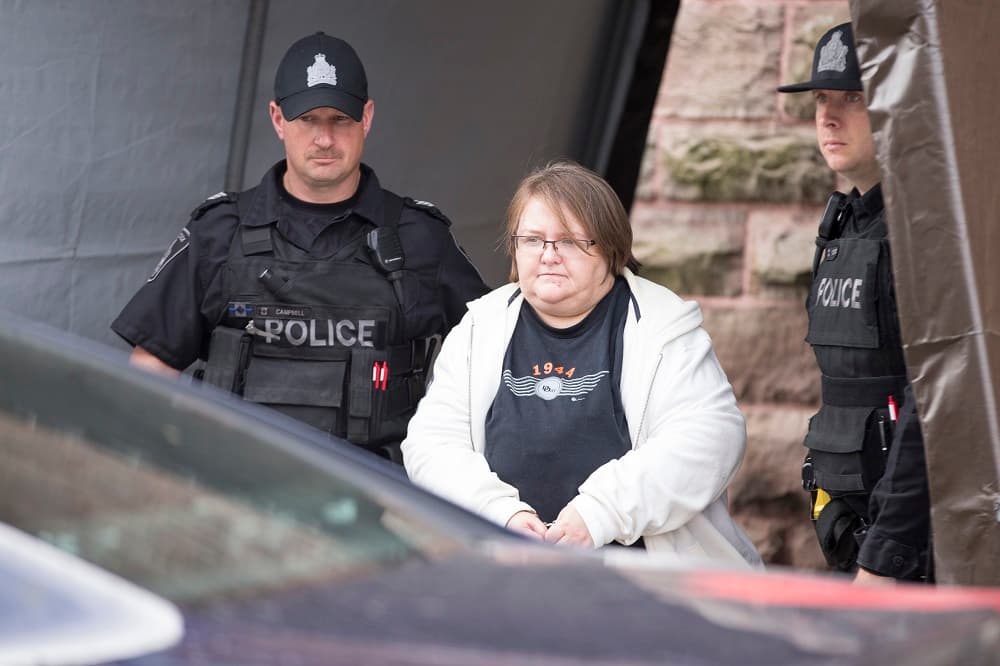 Acusan a una enfermera de matar a ocho ancianos en asilos de Canadá
