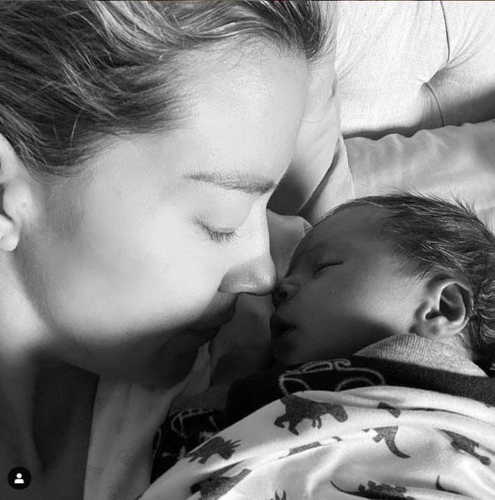 La actriz Fernanda Castillo sobrevivió a un complejo cuadro postparto que 
<b><a href="https://www.univision.com/famosos/fernanda-castillo-hospitalizada-estado-salud" target="_blank">la llevó a ser hospitalizada de emergencia</a></b> en México. 
<br>