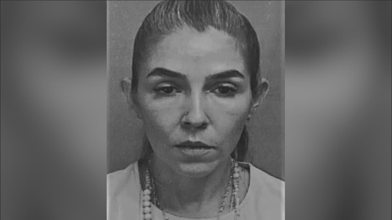 Bajo libertad condicional madre que obligó a sus hijas a ocultar  abusos sexuales de su pareja