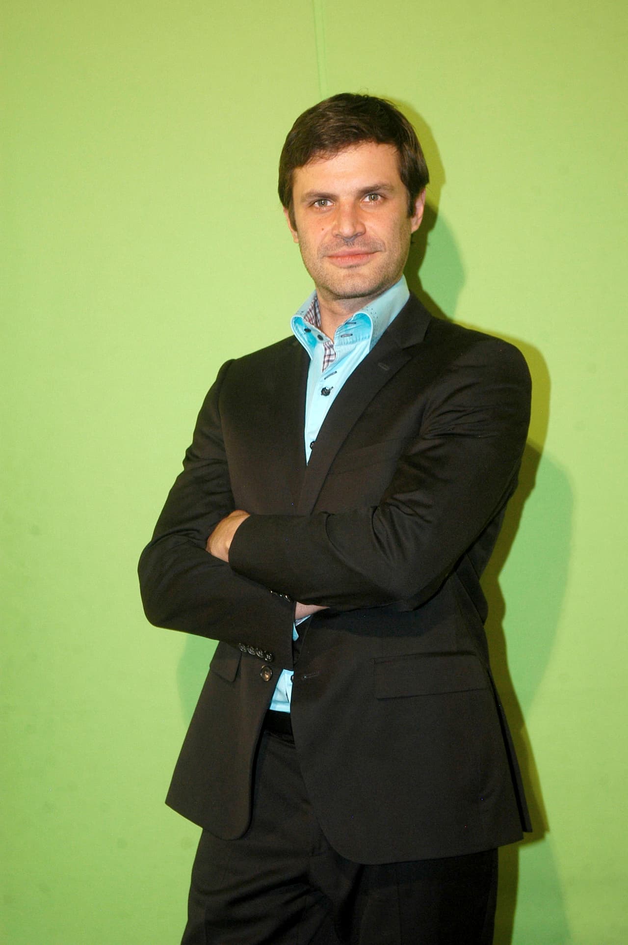 Posteriormente 
<b><a href="http://www.univision.com/temas/mark-tacher">Mark Tacher</a></b> aceptó que se dio el pleito, pero explicó que no sabía que el vuelo de 
<b><a href="http://www.univision.com/temas/william-levy">Levy</a></b> se había retrasado y que esto provocó la tardanza del protagonista.