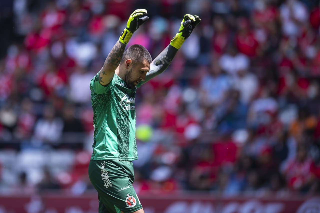 Toluca vino de atrás para vencer a los Xolos con goles de Carlos González, Jean Meneses y Camilo Sanvezzo.