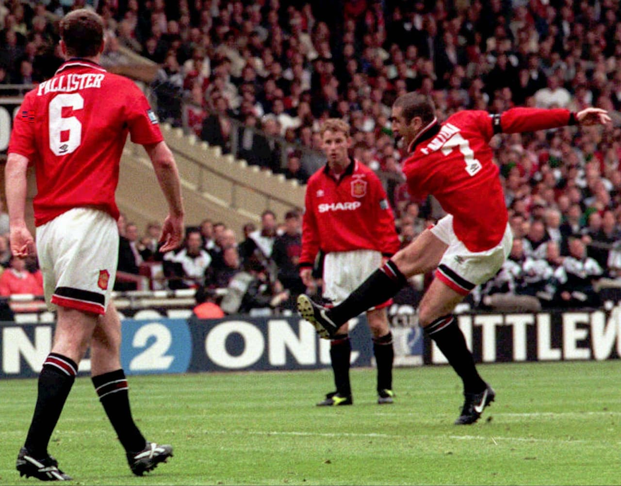 La capacidad goleadora de Cantona se destacó en la década de los noventas, justo antes del gran equipo de Manchester United que obtuvo el triplete.