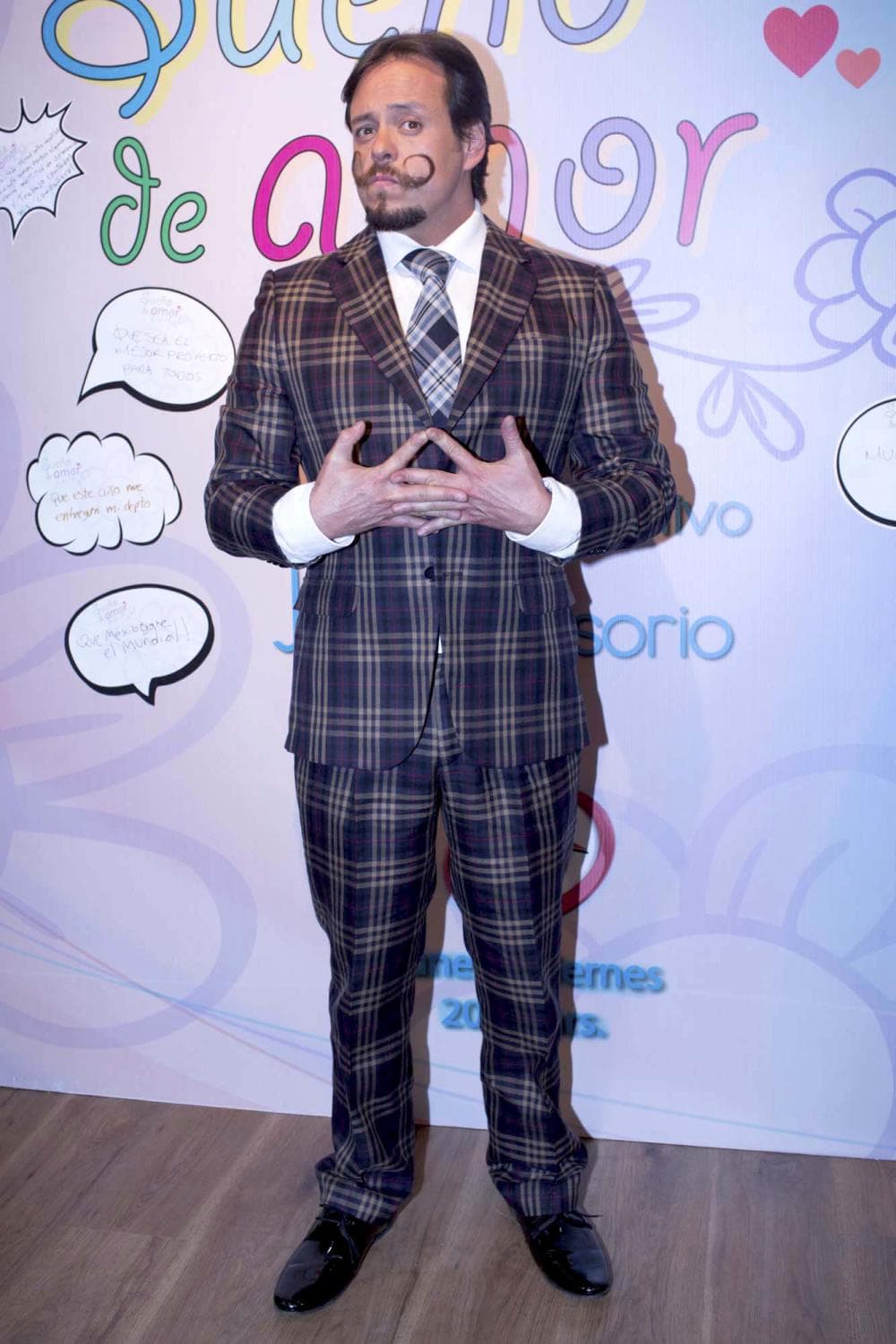 <b><a href="http://www.univision.com/temas/cristian-de-la-fuente">Cristián</a></b> acusaba a 
<b><a href="http://www.univision.com/temas/rodrigo-vidal">Rodrigo</a></b> de haber publicado que era un engreído prepotente, sin embargo el actor mexicano aseguró que no era su cuenta oficial.