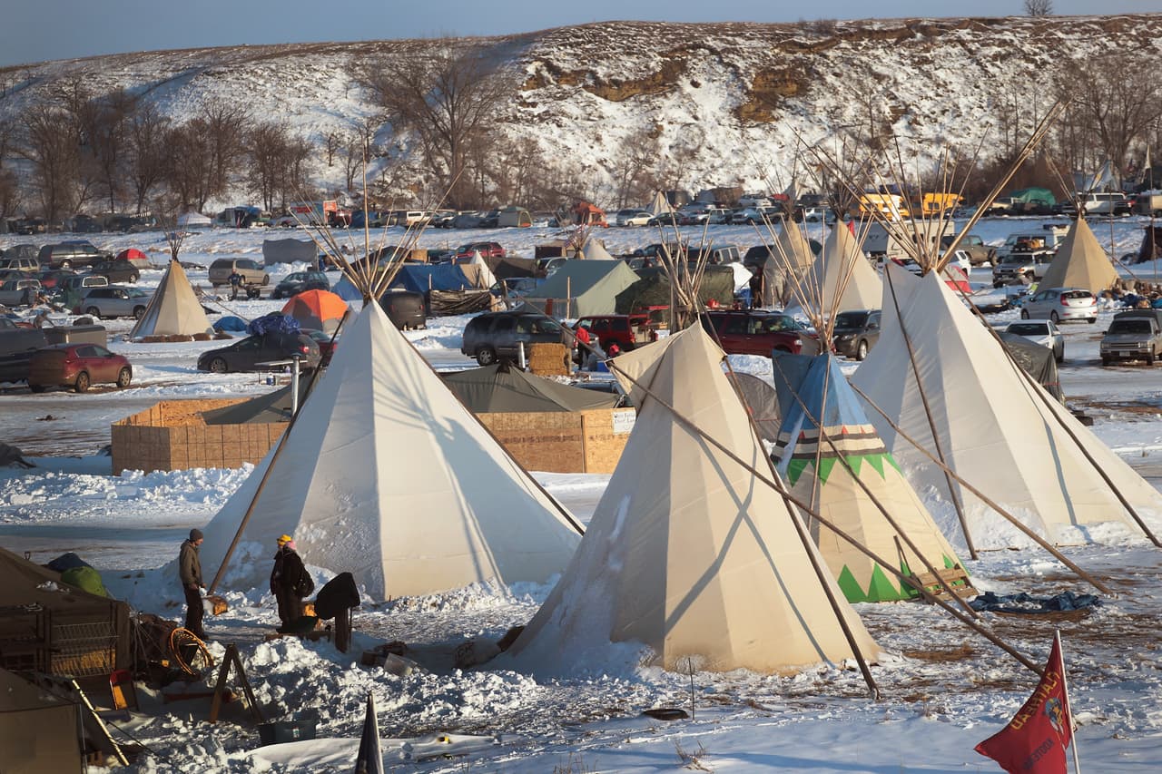 Sin embargo, los manifestantes habían dicho que estaban dispuestos a permanecer en sus lugares y las autoridades dijeron que no las desalojarían por la fuerza. (Foto: Getty Images)