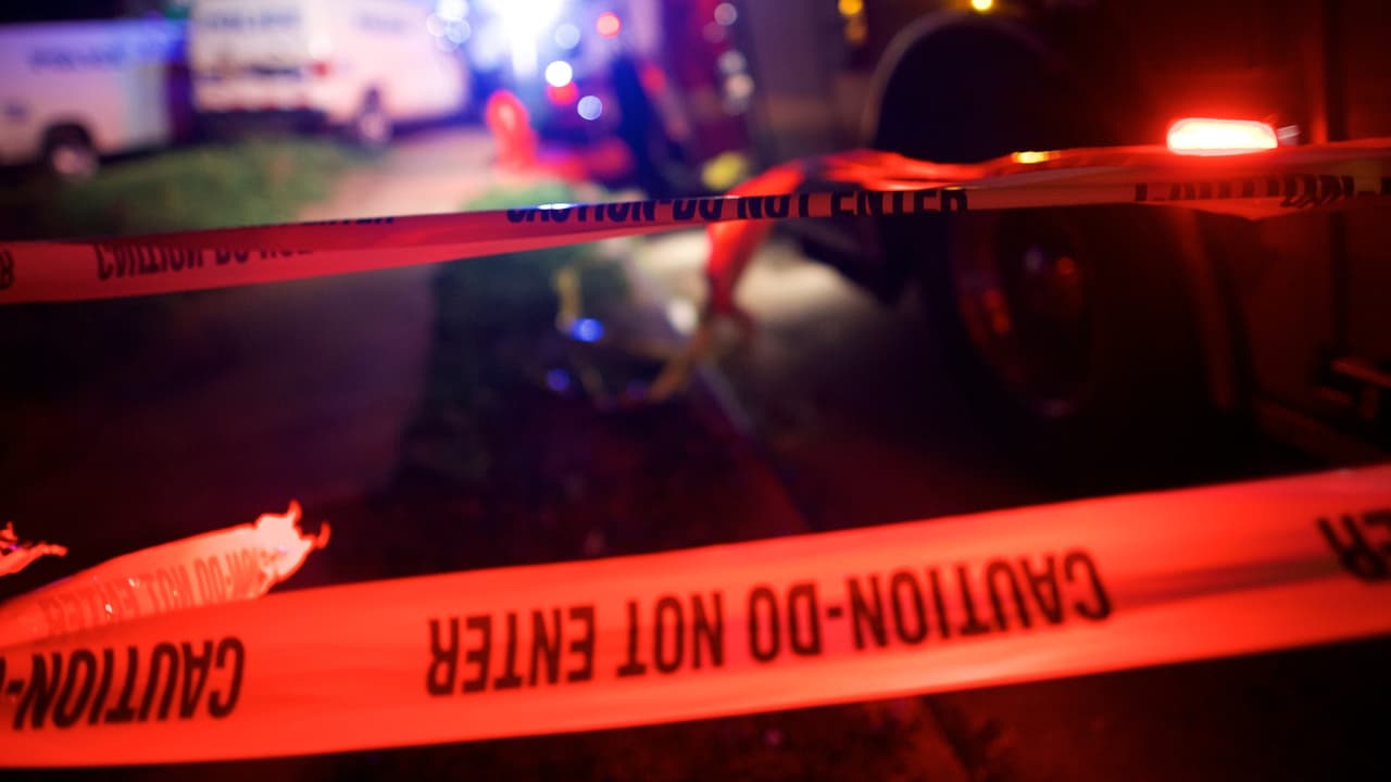 Hallan restos humanos dentro de un remolque en Filadelfia