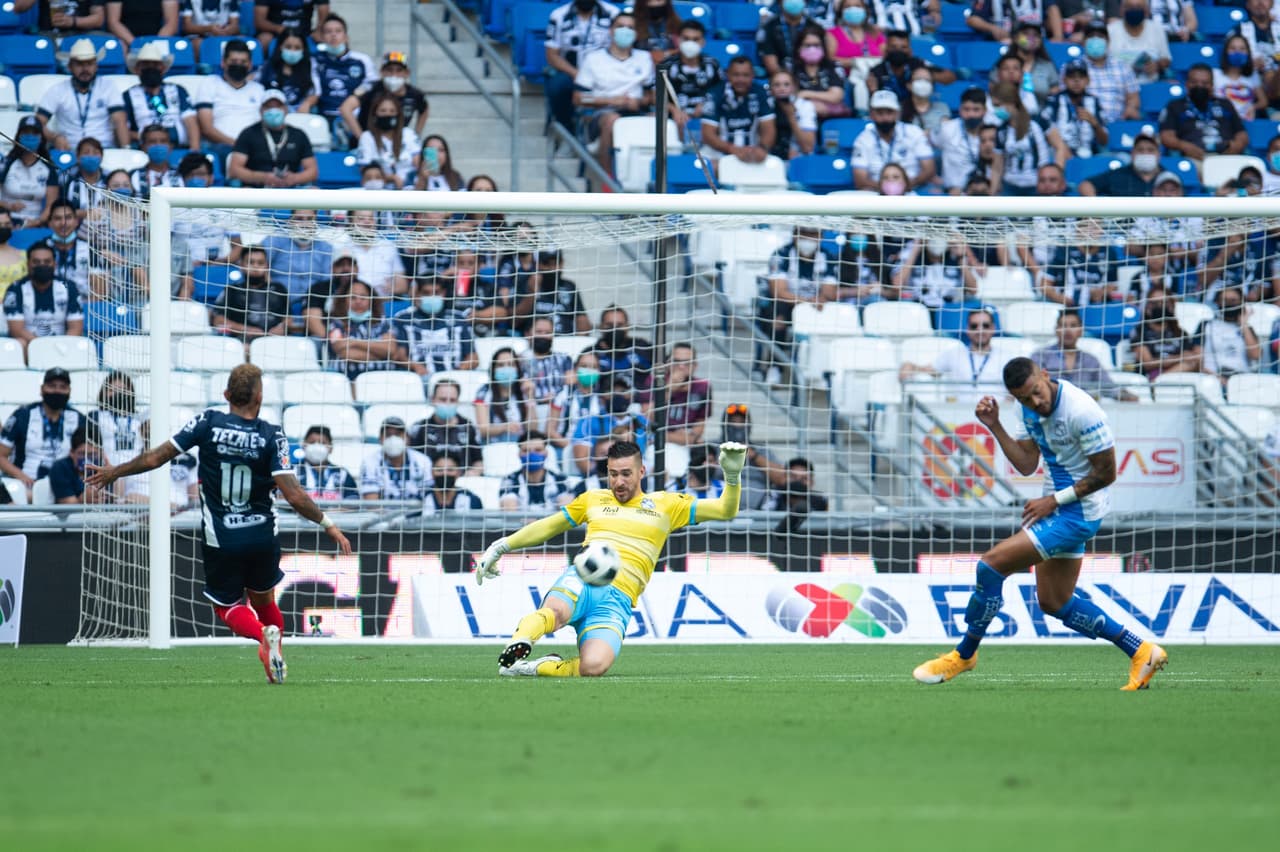 Duvan Vergara también tuvo sus chances de debuar con gol.